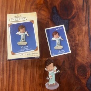 2002 Hallmark Keepsake Ornament Mary's Angels WILLOW # 15 in series
